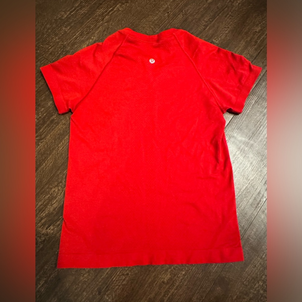 Lululemon Women’s Swiftly Tech Cropped Shirt